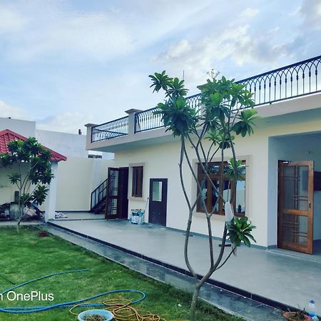 Osho Lifestyle Villa Lucknow Exteriör bild